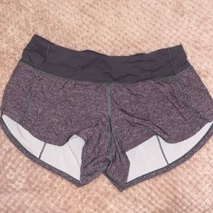 LULULEMON SPEED SHORTS 2.5 LOW RISE